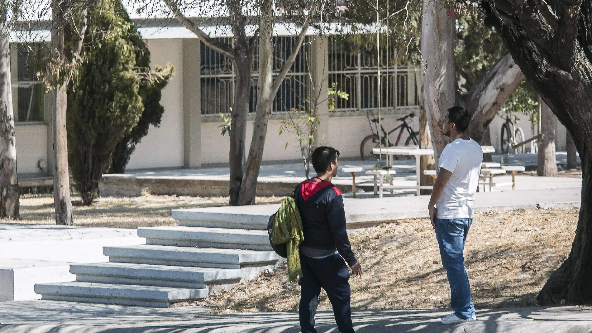 El objetivo es que se sumen al Colegio de Arquitectos los alrededor de 70 jóvenes que egresan cada año de la carrera. Foto César Ortiz